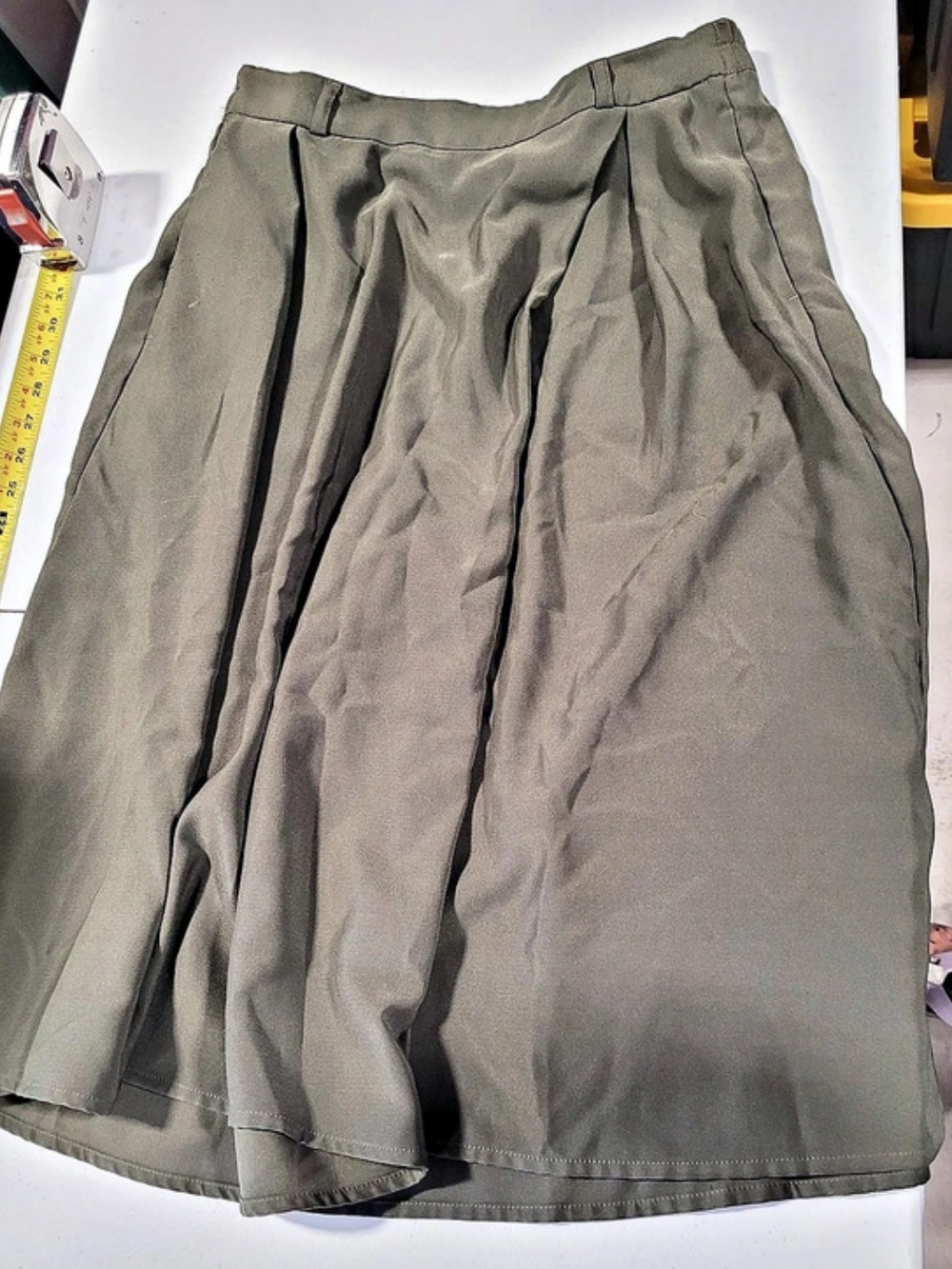 Wide Leg Goucho Style Skirt in Green Size Medium Like New - Picture 1 of 4